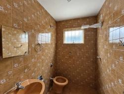 CASA À VENDA - BAIRRO SANTO ANTÔNIO - PARÁ DE MINAS -MG
