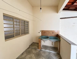 CASA À VENDA - BAIRRO SANTO ANTÔNIO - PARÁ DE MINAS -MG